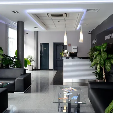 Iva Hotel 3*