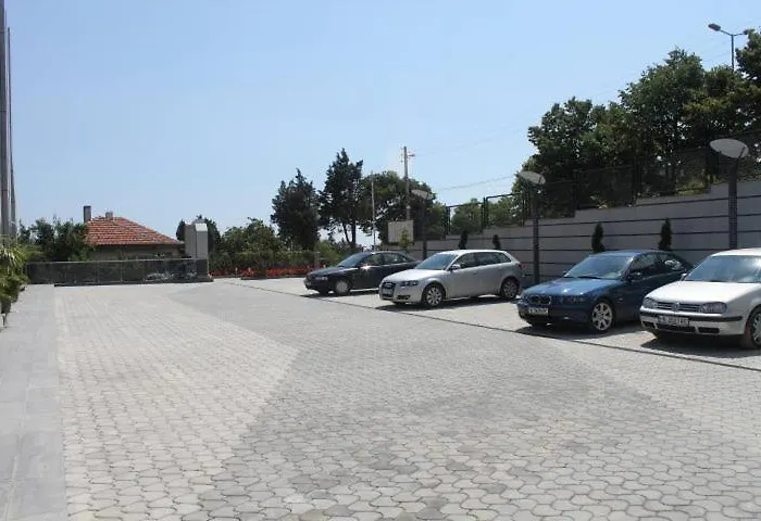 Ξενοδοχείο Iva 3*